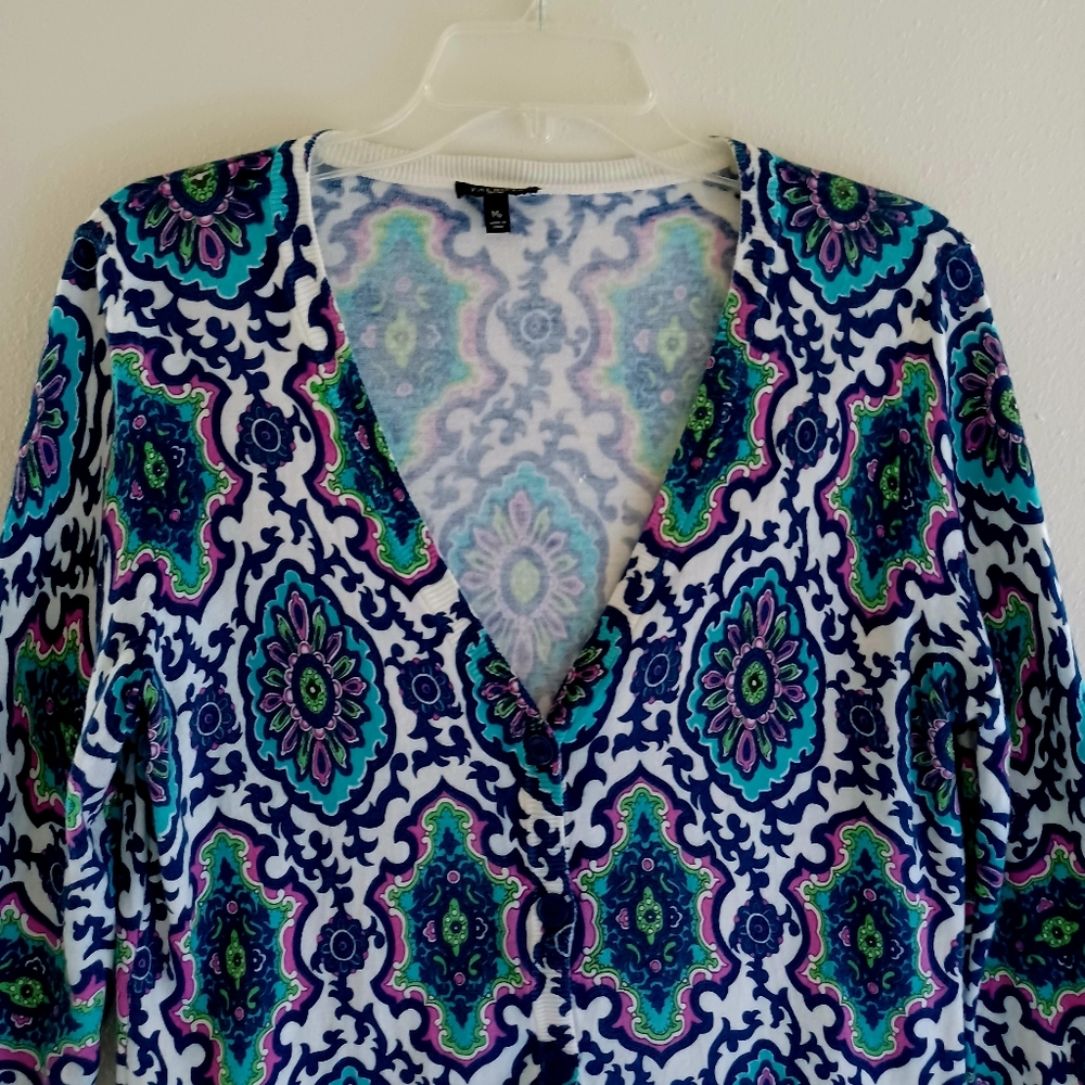 TALBOTS Floral Buttoned Top, size Mp - Picture 2 of 12
